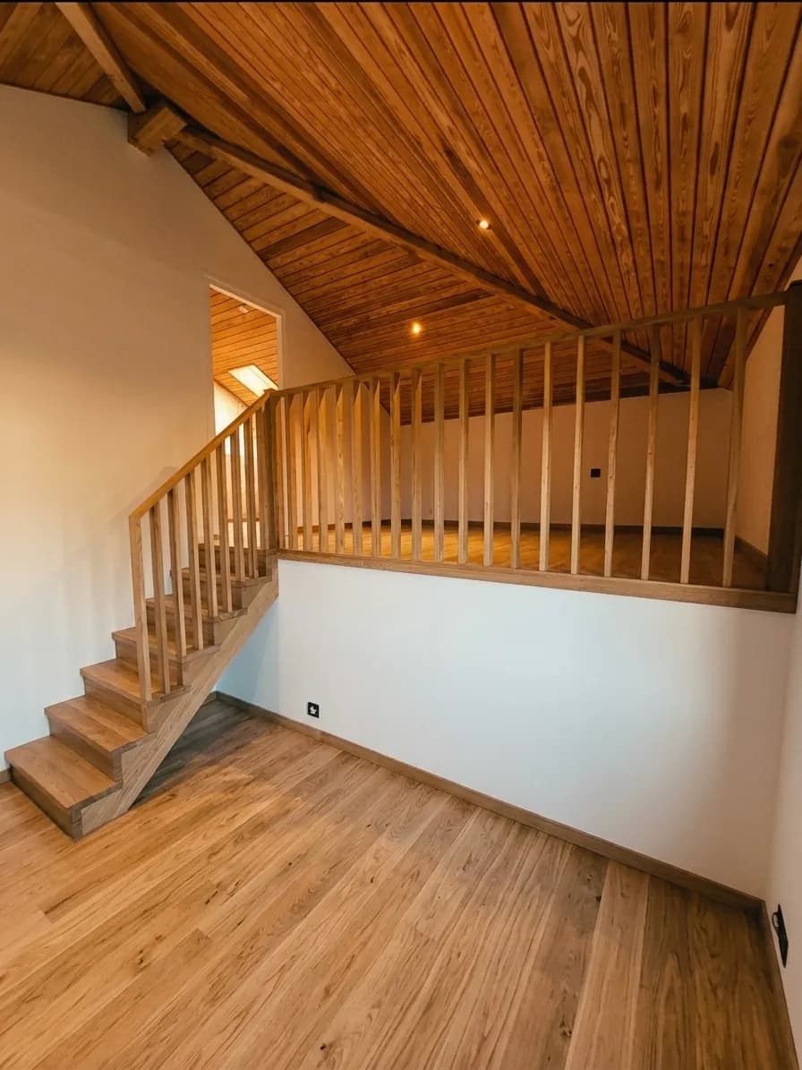 Escalier et garde-corps en chêne massif